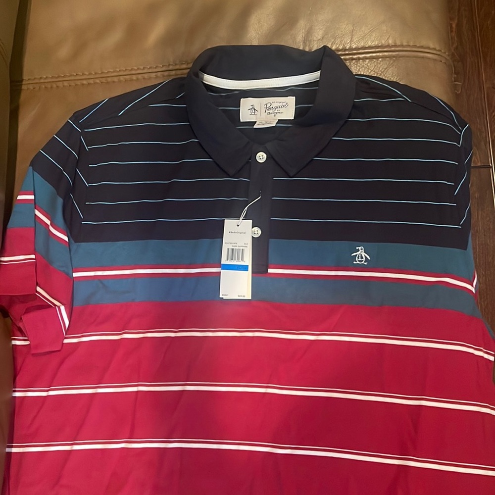 PENGUIN POLO SPORTSWEAR PERFECT FOR THE GOLF COURSE.